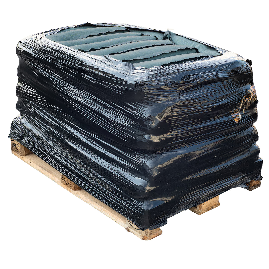 Verschlossene Palette mit neuen befüllten Silosäcken